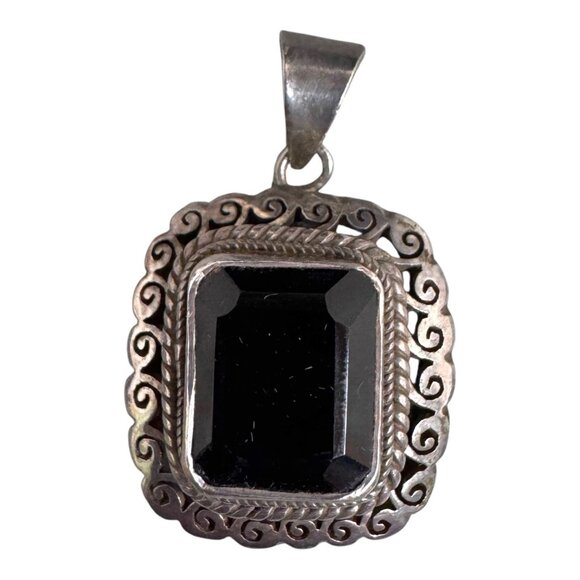 Vintage Sterling Silver Black Onyx Pendant Ornate Filigree Scrollwork  Gemstone - Picture 1 of 5